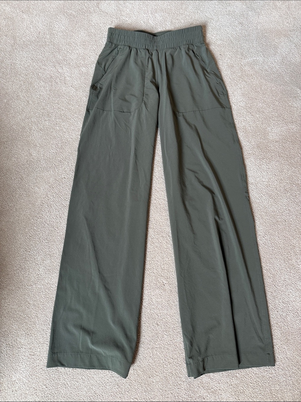 lululemon athletica Swift Mid-Rise Wide-Leg Pants in Army Green